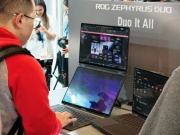 CES 2026: ASUS 'tung' laptop chơi game đầu tiên có hai màn hình và router Wifi 8