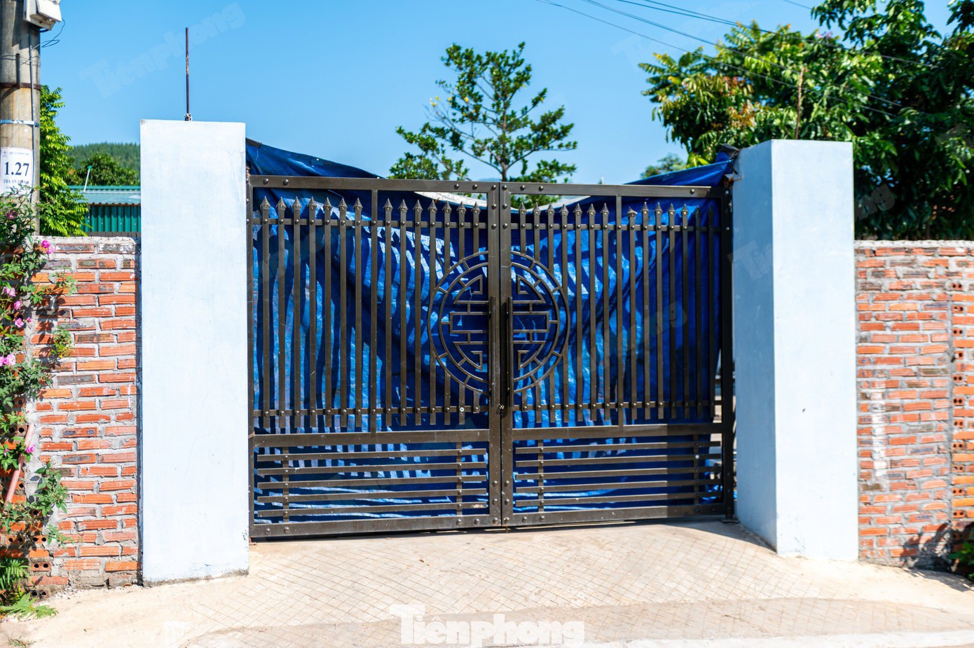 'Đột nhập' Trung tâm công tác xã hội có học viên tử vong: Ngổn ngang gậy và thuốc sát trùng vết thương - 2