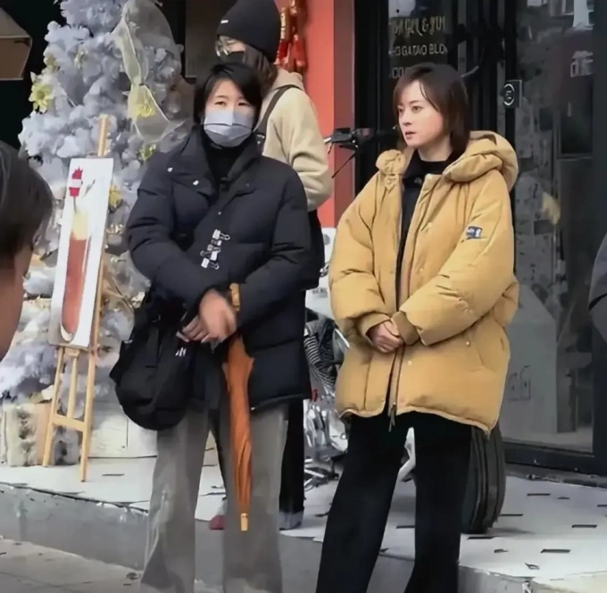 Sao châu Á 7/1: Kim Woo Bin, Shin Min Ah 'trăng mật muộn' ở Tây Ban Nha - 3