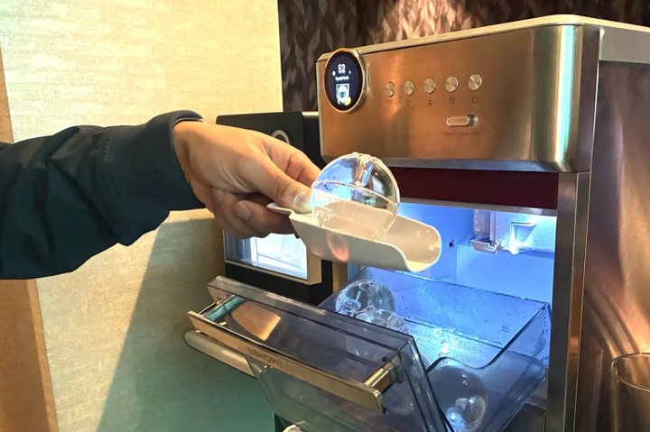 Máy làm đá Euhomy Leopard X1.