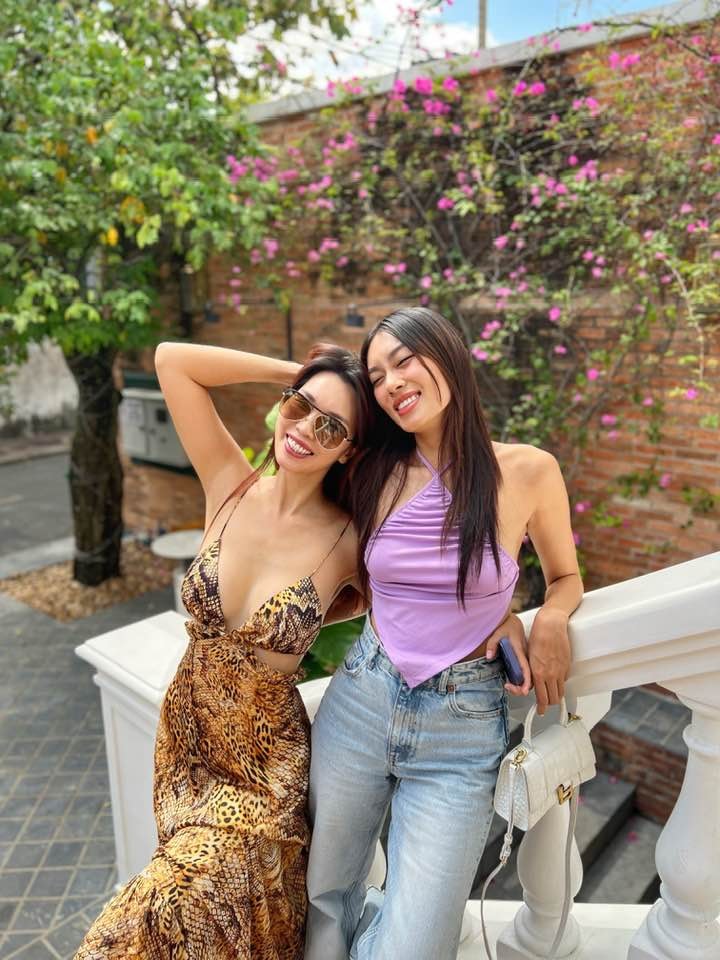 Ảnh sao 7/1: Vợ chồng tiểu thư gia tộc Sơn Kim cùng nhà Phan Thành đi Hong Kong - 8