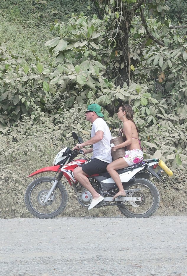 Channing Tatum say đắm bạn gái kém 19 tuổi trong kỳ nghỉ - 6