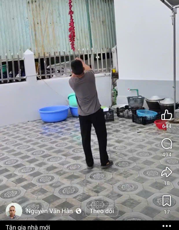 Hình ảnh người đàn ông đốt pháo nổ mừng tân gia nhà mới, sau đó quay lại đăng lên Facebook cá nhân. Ảnh: Cơ quan Công an.