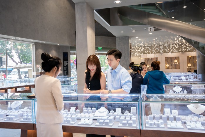 Giá vàng trong nước biến động liên tục thời gian qua