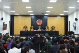 Hai cựu thiếu tướng ra tòa trong vụ Hậu 'Pháo' thâu tóm đất vàng Nha Trang