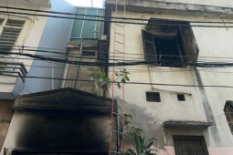 Cháy nhà trọ ở Hà Nội, 15 người nhập viện, 2 ca phải thở máy