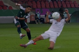 Video bóng đá U23 Saudi Arabia - U23 Kyrgyzstan: Thẻ đỏ, phạt đền và người hùng phút 88 (U23 châu Á)