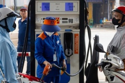 Giá xăng ngày mai có thể giảm lần thứ năm liên tiếp?