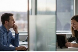 Quyết định nghỉ việc vì yêu thầm đồng nghiệp đã có gia đình