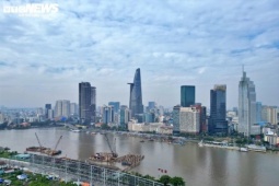 Cầu đi bộ nghìn tỷ qua sông Sài Gòn dần lộ diện sau 9 tháng thi công