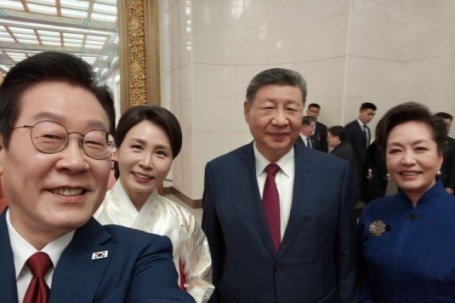 Chủ tịch Tập Cận Bình khen kỹ năng chụp hình của Tổng thống Hàn Quốc