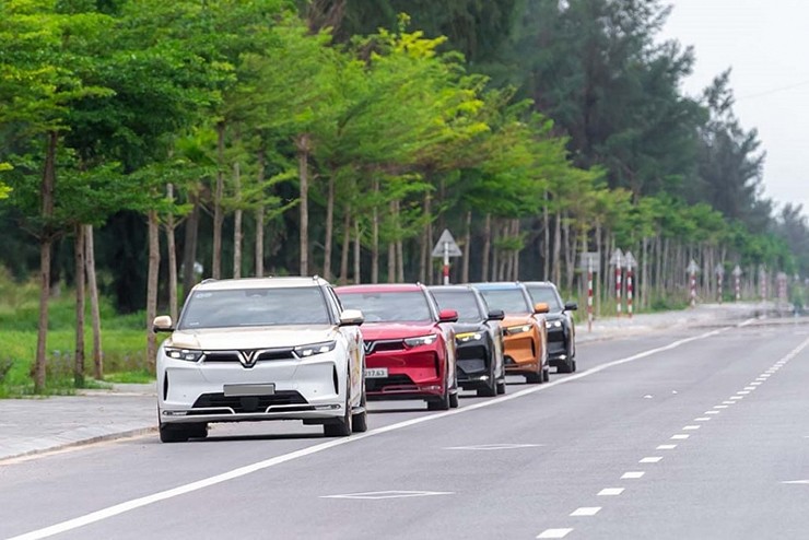 Doanh số kỷ lục năm 2025, VinFast khẳng định vị thế số một thị trường ô tô Việt - 1