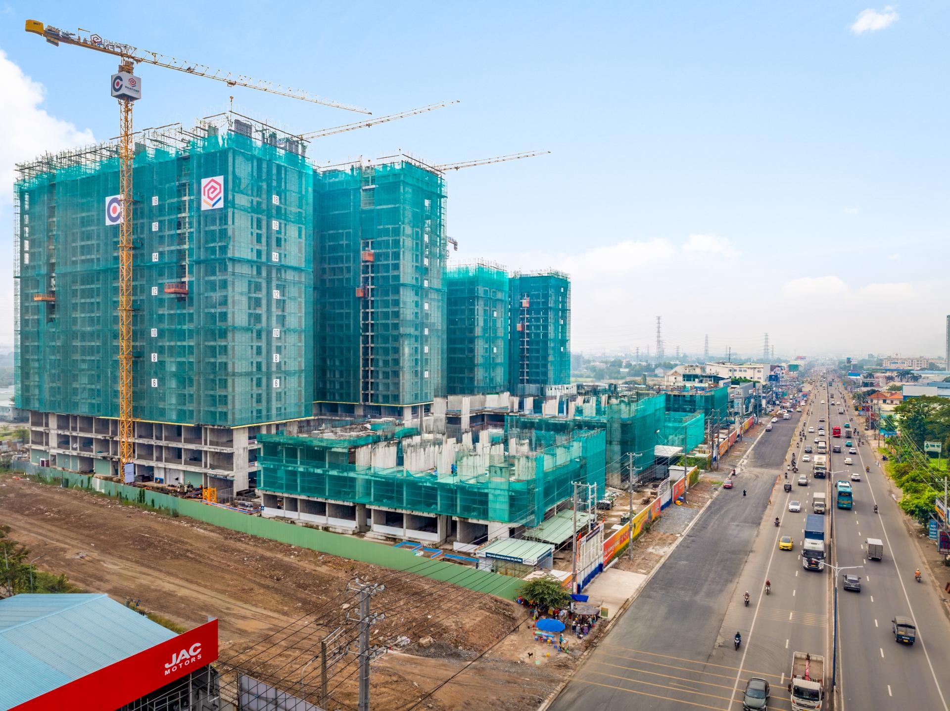 Sau 6 tháng ra mắt thị trường, công trường La Pura mặt tiền Quốc lộ 13 hiện tại có gì? - 1