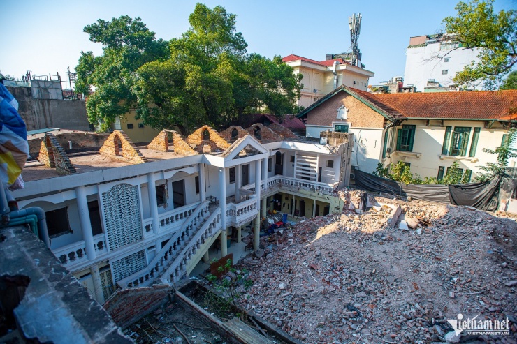 Cận cảnh phá dỡ dãy nhà khu 'đất vàng' bên hồ Hoàn Kiếm - 2