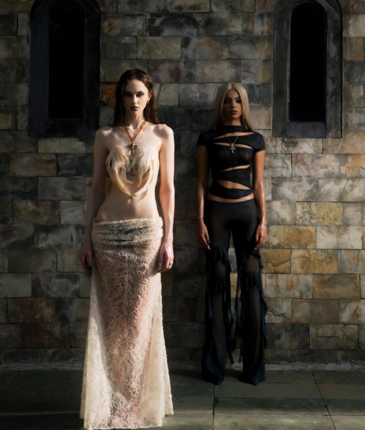 Hồ Ngọc Hà diện đồ bình dân du lịch biển - 7