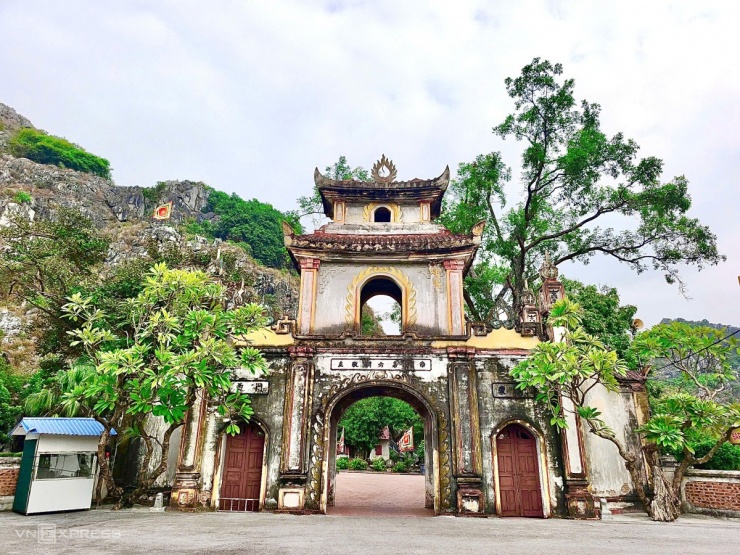 Bia ma nhai khắc trên vách đá - bảo vật quốc gia trong động Kính Chủ - 10