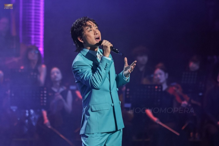 Tuấn Hưng xấu hổ - 2