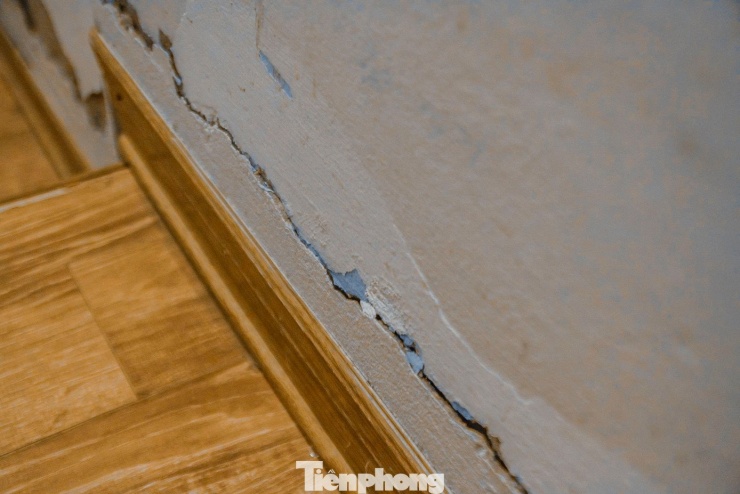 Tường nhà nứt toác, nhiều hộ dân Đà Nẵng bất an - 3