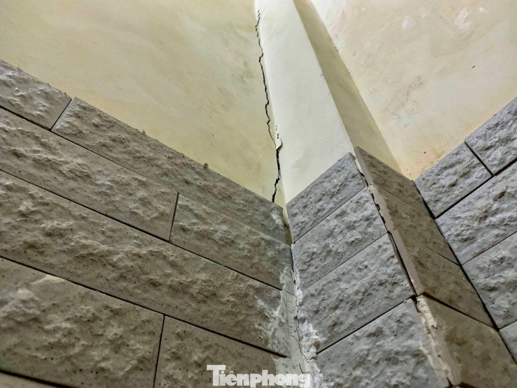 Tường nhà nứt toác, nhiều hộ dân Đà Nẵng bất an - 11