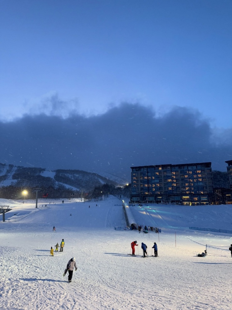 Tăng Thanh Hà đi Nhật trượt tuyết khởi đầu năm 2026 - 5