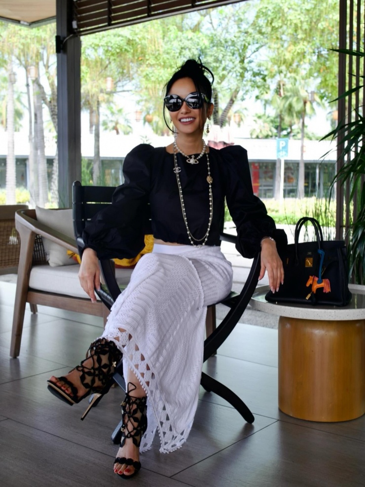 Ảnh sao 8/1: Con gái 17 tuổi của Trần Bảo Sơn được khen trổ mã - 2