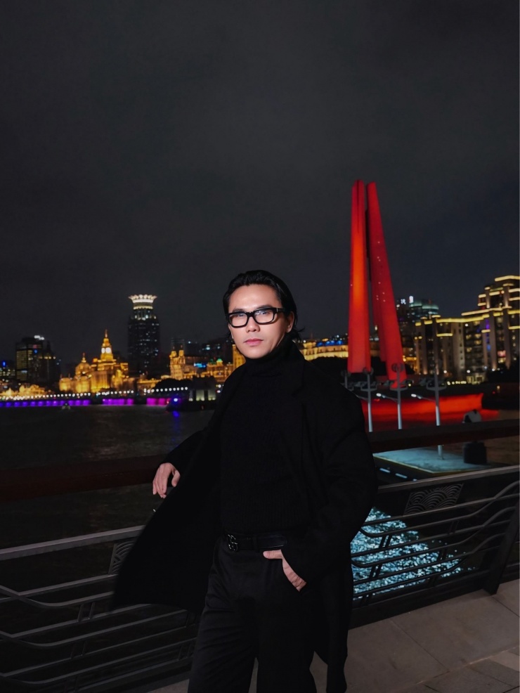 Ảnh sao 8/1: Con gái 17 tuổi của Trần Bảo Sơn được khen trổ mã - 5