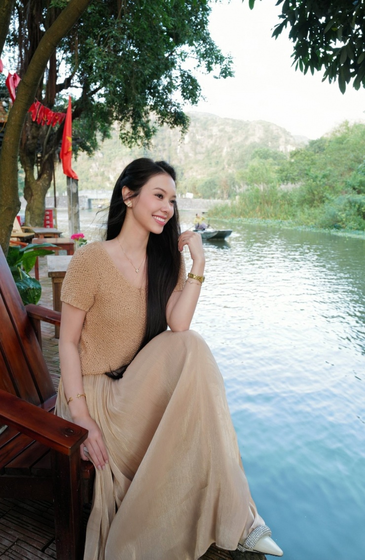 Ảnh sao 8/1: Con gái 17 tuổi của Trần Bảo Sơn được khen trổ mã - 4