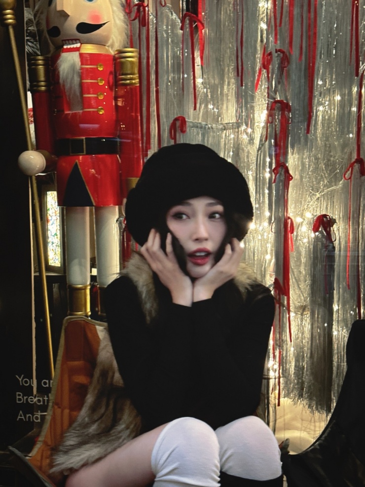 Ảnh sao 8/1: Con gái 17 tuổi của Trần Bảo Sơn được khen trổ mã - 6