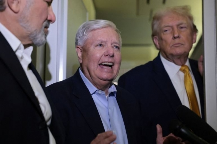 Thượng nghị sĩ Mỹ Lindsey Graham và Tổng thống Mỹ Donald Trump. (Ảnh: Reuters)