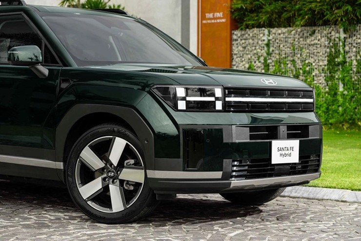 Mitsubishi, Hyundai, Toyota tung quân bài 7 chỗ những ngày cuối năm