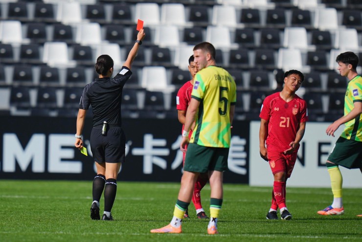 Choáng váng U23 Thái Lan: Ghi bàn & nhận thẻ đỏ trong 5 phút khi đấu U23 Australia