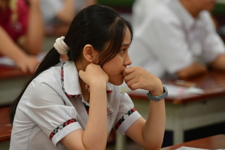 Hơn 50 đại học siết chặt hoặc dừng xét học bạ