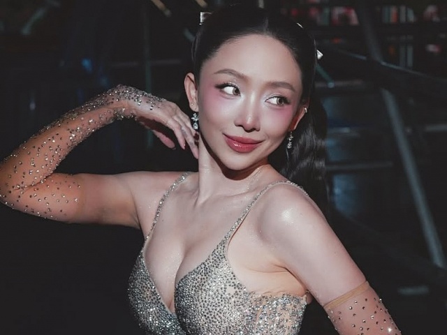 Phong cách sexy khoe hình thể của Tóc Tiên