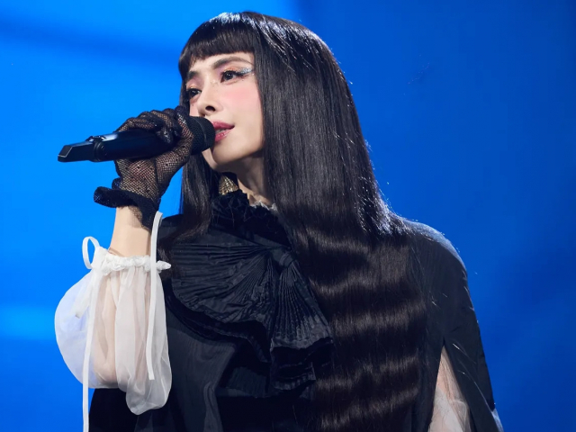 Ca sĩ có màn cưỡi 'rắn khổng lồ' trong concert Thái Y Lâm bất ngờ khởi kiện