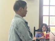 Dọn chuồng gà, vợ phát hiện ảnh "nóng" người tình của chồng