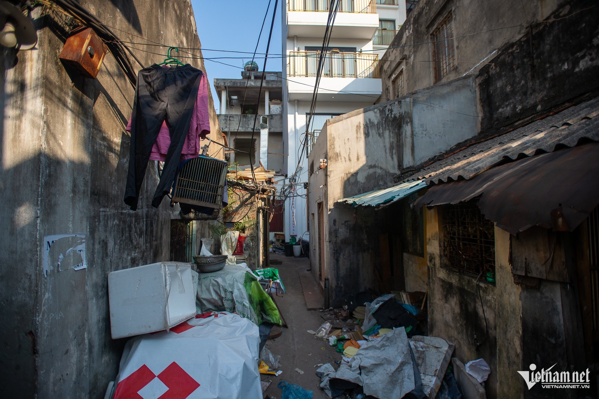 Cận cảnh phá dỡ dãy nhà khu 'đất vàng' bên hồ Hoàn Kiếm - 10