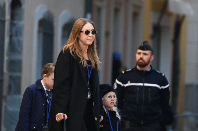 Chồng con tiễn đưa minh tinh Brigitte Bardot về nơi an nghỉ - 5