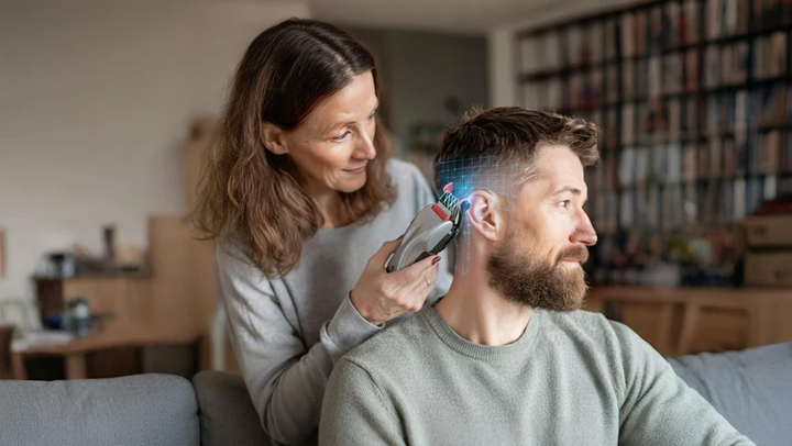 Người dùng chỉ cần chọn kiểu tóc trên ứng dụng, phần còn lại sẽ do AI của Glyde xử lý. (Nguồn: Glyde)