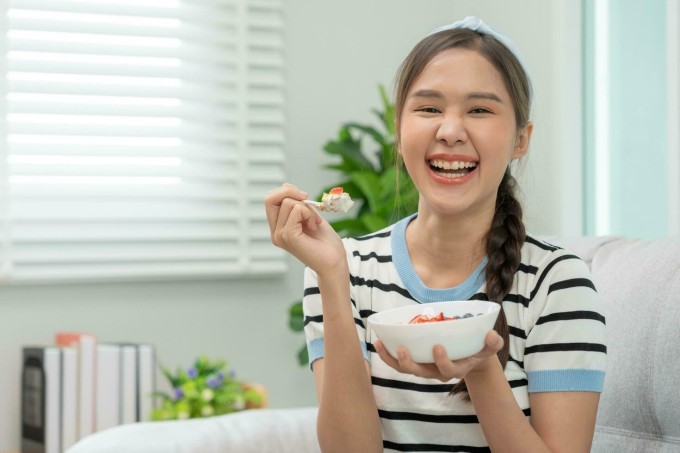 Biến thói quen ăn uống lành mạnh thành một phần của lối sống giúp bạn dễ dàng duy trì chế độ ăn kiêng mà không bị căng thẳng, mệt mỏi.