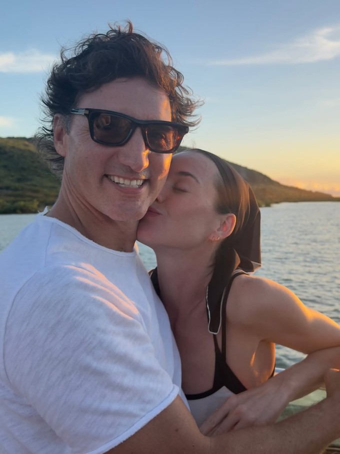 Katy Perry đăng ảnh âu yếm bạn trai, cựu Thủ tướng Canada Justin Trudeau.