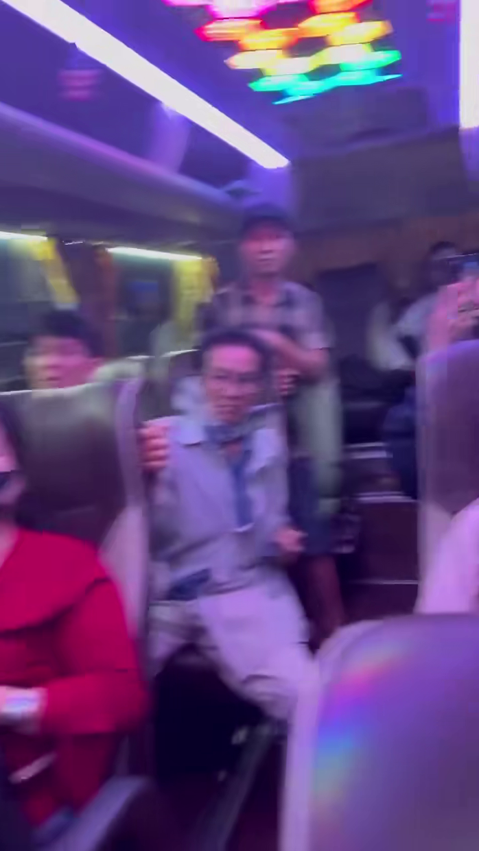 Mạng xã hội dậy sóng với “chuyến xe bão táp” ở Đồng Tháp - 2