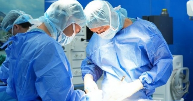 Khớp háng nhân tạo chuyển động kép thế hệ mới - giảm 93% nguy cơ trật khớp