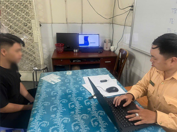 N.L.M.Q tại cơ quan công an.