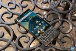 Tại sao giới công nghệ vẫn phát cuồng vì điện thoại BlackBerry?