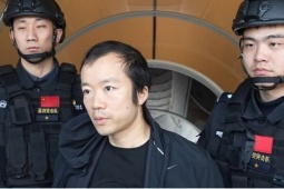 Trung Quốc áp giải Chen Zhi, phanh phui "trang trại điện thoại" đáng sợ của Prince Group