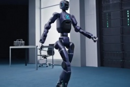 Qualcomm "chơi lớn" với công nghệ chip robot hình người tại CES 2026