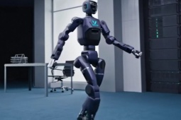 Qualcomm "chơi lớn" với công nghệ chip robot hình người tại CES 2026