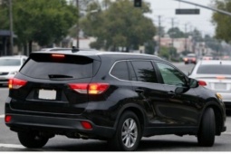 Ô tô chuyển hướng không xi nhan có thể bị phạt cao nhất 22 triệu đồng