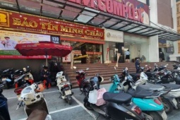 Giá vàng hôm nay mới nhất (8/1) quay đầu giảm: Nhà vàng bán không giới hạn, người mua bất ngờ vắng vẻ