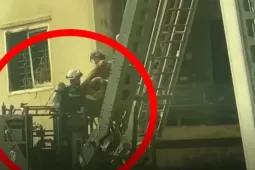 [VIDEO] Nhân chứng kể lại vụ cháy nhà 7 tầng ở Hà Đông làm 2 người tử vong